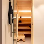 Διαμέρισμα Stylish Waterfront With Lounge Terrace & Sauna