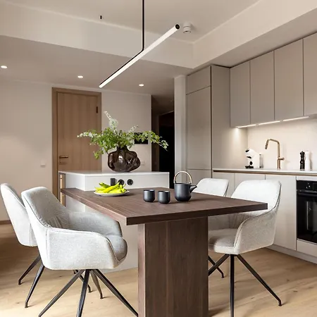 Stylish Waterfront With Lounge Terrace & Sauna דירה