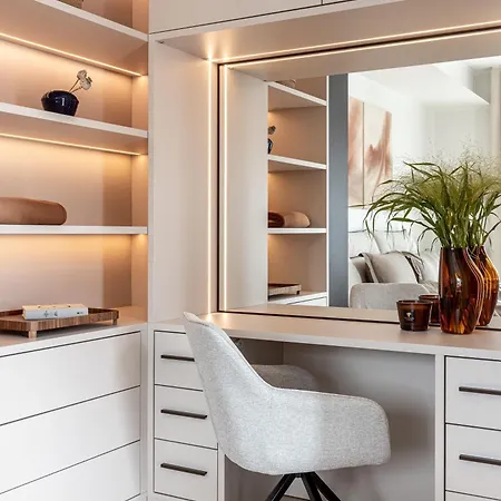 Stylish Waterfront With Lounge Terrace & Sauna דירה *