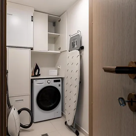 Stylish Waterfront With Lounge Terrace & Sauna * טאלין