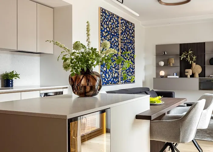 Stylish Waterfront With Lounge Terrace & Sauna アパート