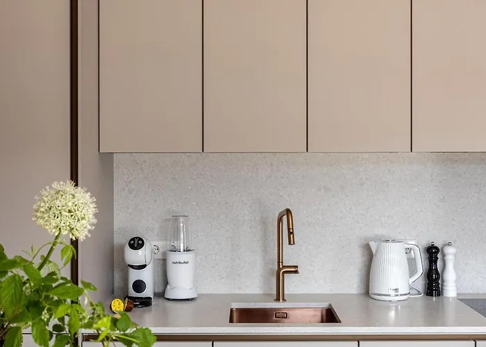 Stylish Waterfront With Lounge Terrace & Sauna *