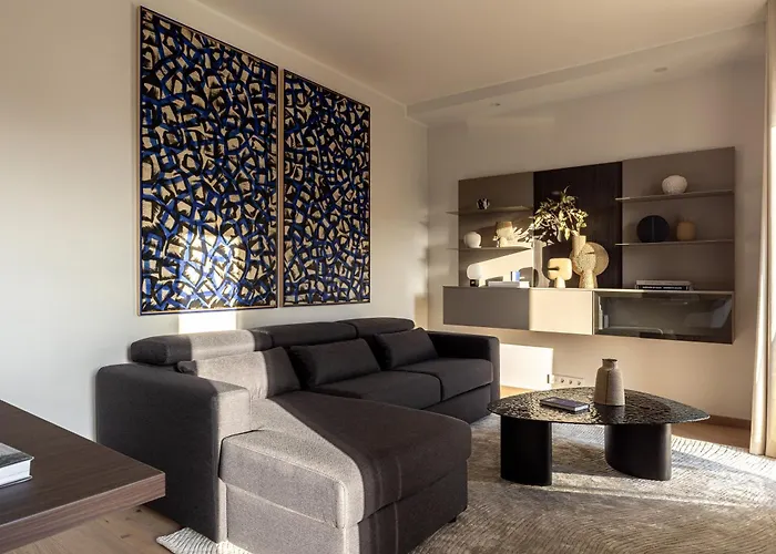 Stylish Waterfront With Lounge Terrace & Sauna アパート