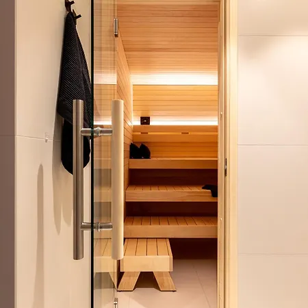 아파트 Stylish Waterfront With Lounge Terrace & Sauna