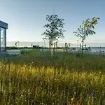 Stylish Waterfront With Lounge Terrace & Sauna Korter
