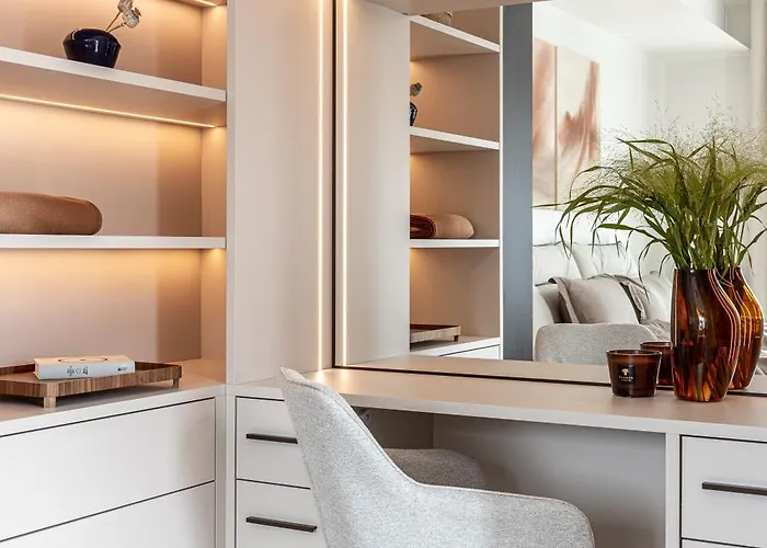 Stylish Waterfront With Lounge Terrace & Sauna Lejlighed *